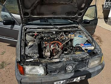 Volkswagen Passat Variant: 1990 г., 1.8 л, Механика, Бензин, Универсал