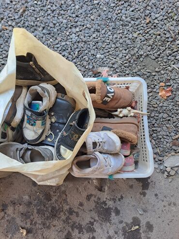 утеря находки: Отдам детские вещи и обувь на девочку от 1 до 4 лет