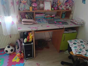 sto za laptop u krevetu: Desks, Rectangle, Plywood, Used