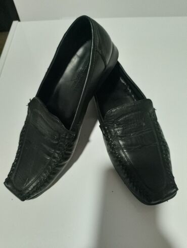 crna cipkana haljina i cipele: Mokasine, 39
