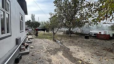 село бает: 4 комнаты, 100 м², 24 соток, Манас (Джалал-Абад), Собственник — 6