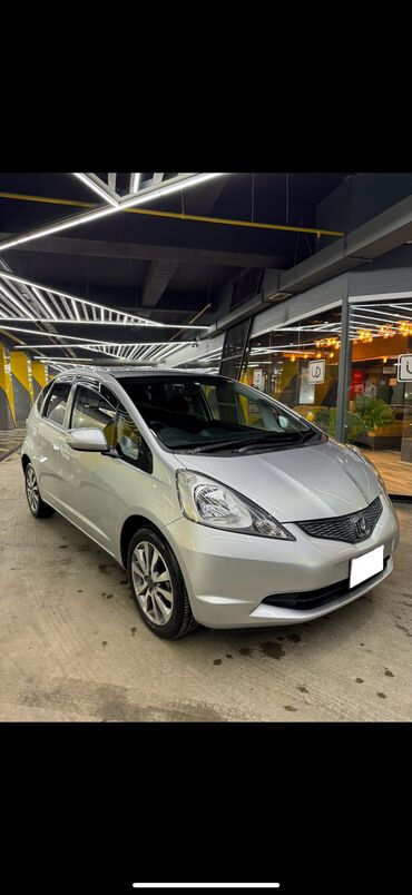 авто чехол фит: Honda Fit: 2009 г., 1.3 л, Вариатор, Бензин, Хэтчбэк