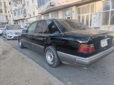 Mercedes-Benz: Mercedes-Benz 250: 2.5 l | 1993 il Sedan — 1