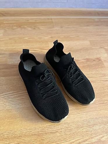 bağlı sandallar: Məhsul: Kişi ayaqqabıları və sandal dəsti 1) Sandal - Rəng: Qara — 2