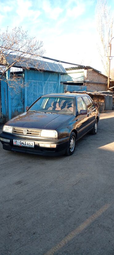 Volkswagen: Volkswagen Vento: 1993 г., 1.8 л, Автомат, Бензин, Лимузин