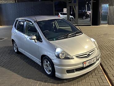 Продажа авто: Honda Fit: 2002 г., 1.3 л, Вариатор, Бензин, Хэтчбэк — 4