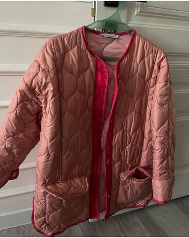весенняя куртка размер м: Куртка Турция 🇹🇷 Осенне весенняя Можно в теплую зиму Размер