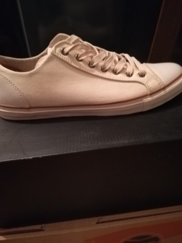 Кроссовки и спортивная обувь: Размер: 42, цвет - Белый, Новый