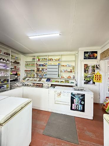 токмак: 3 комнаты, 81 м², 1 этаж, Старый ремонт — 5