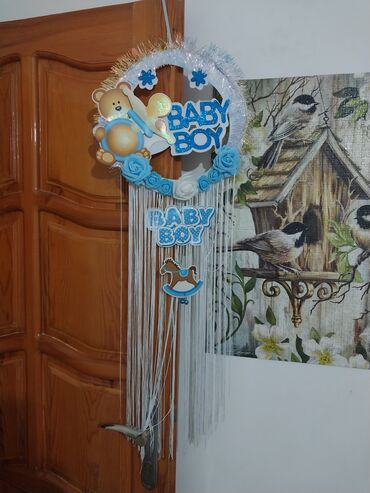 декор: Bu bəzək əşyası "Baby Boy" mövzusunda hazırlanmışdır və körpə otaqları
