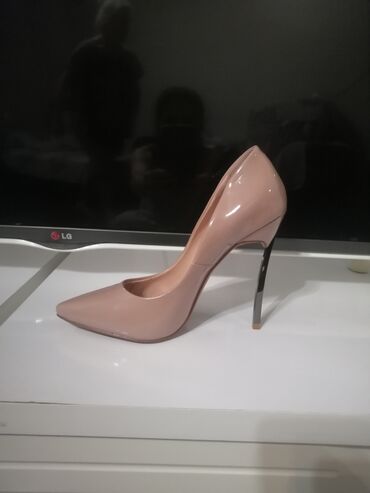 Другие Автомобили: Zərif dizaynlı qadın tuflisi - Model: klassik sivri burunlu stiletto