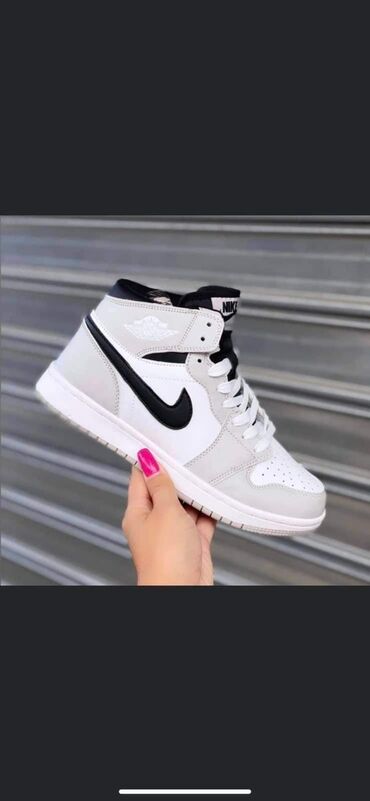 Women's Sneakers and athletic shoes: 41 — 8