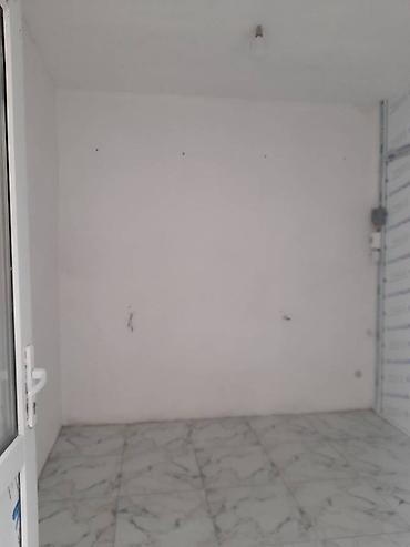 Коммерческая недвижимость: Hovsan merkezindeki parkin etrafinda, poliklinika, Togrul Market — 2