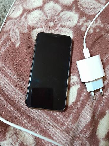 Apple iPhone: Apple iPhone X (srebrni) + punjač - Ekran 5.8" Super Retina OLED — 1