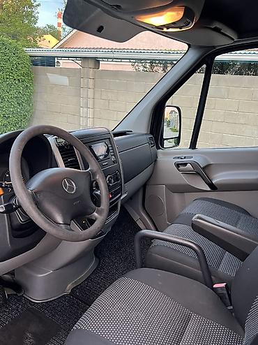 Легкий грузовой транспорт: Легкий грузовик, Mercedes-Benz — 12