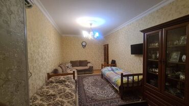 Köhnə tikili: Bakı, 3 otaqlı, Köhnə tikili, m. Əhmədli, 82 kv. m — 3