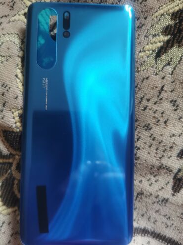 смартфон huawei ascend p7: Продаётся задняя крышка новая. p30 pro Huawei