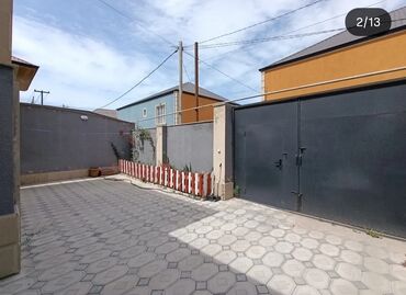 Uzunmüddətli kirayə mənzillər: Təsvir: - Zövqlə dizayn olunmuş, işıqlı və geniş mənzil. Qonaq — 12