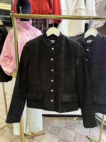 Пиджаки, жакеты: Жакет из твида в стиле Chanel - Фактура: плотный рельефный твид с — 2