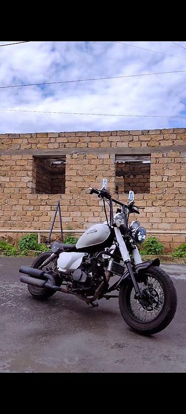 Мотоциклы: Bobber/Chopper üslubunda xüsusi yığılmış motosiklet Xüsusiyyətlər: - — 5