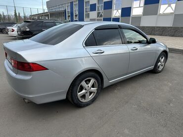 автомобили аккорд: Honda Accord седан (правый руль), серебристый цвет кузова. Основные