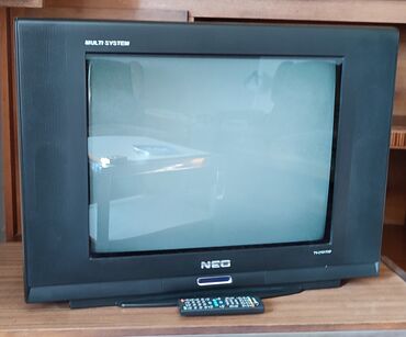paket zenskih stvari ili na kom: Televizor NEO, 51cm, daljinski, ispravan, kao na slici