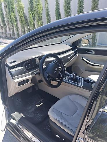 Chery Arrizo 5 sedan - Kuzov: sedan, qara rəng - Salon: açıq bej