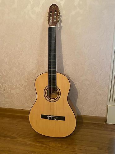 qarmon cantasi: Gitara alinib istifade edilmeyib tezedi ciziqda yoxdu her biri 170 azn — 3