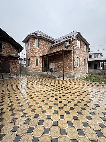 Продажа коттеджей и домов: ✨Продаётся дом в с. Новопавловка (Бишкек)✨ 🏡Характеристики: • Участок — 4