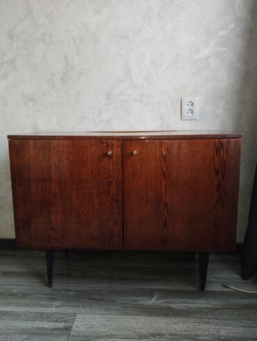 школьный стол со шкафом: Кийимдер үчүн тумба, Күзгүсүз, Жыгач, түсү - Күрөң