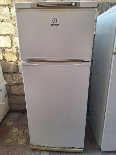 soyuducu beko: İşlənmiş 2 qapılı Indesit Soyuducu Satılır, rəng - Ağ