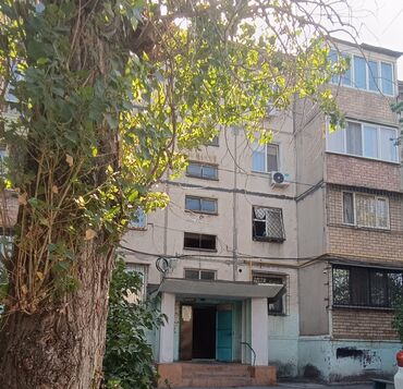 рядом с аламединским рынком: 3 бөлмө, 62 кв. м, 104-серия, 4 кабат, Эски ремонт