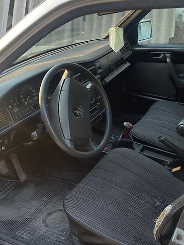 e klass: Mercedes-Benz 190: 1998 г., Седан — 5