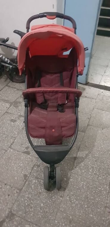 детская летняя коляска: Коляска, цвет - Красный, Б/у