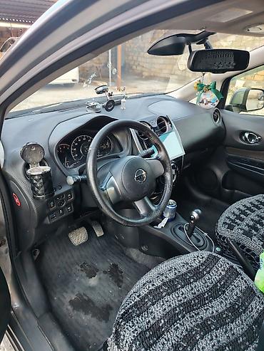 Nissan: Nissan Note Medalist (JDM), boz rəng, hatchback gövdə. Texniki — 17
