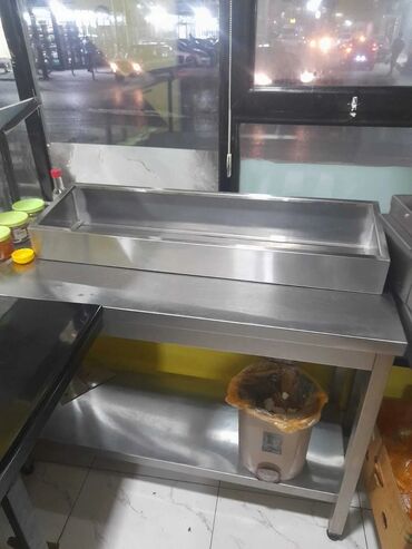 restoran vakansiya: Paslanmayan metaldan hazırlanmış, təmizlənməsi asan olan uzunsov