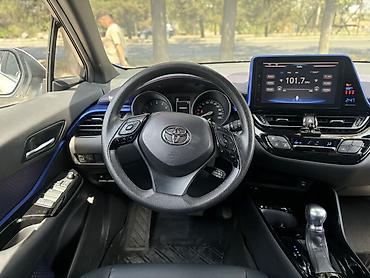 рулон кожи: Toyota C-HR: 2020 г., 2 л, Бензин, Кроссовер — 9