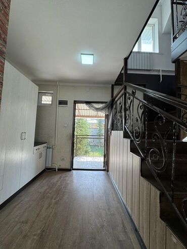 Продажа домов: Дом, 210 м², 5 комнат, Собственник, Старый ремонт — 4