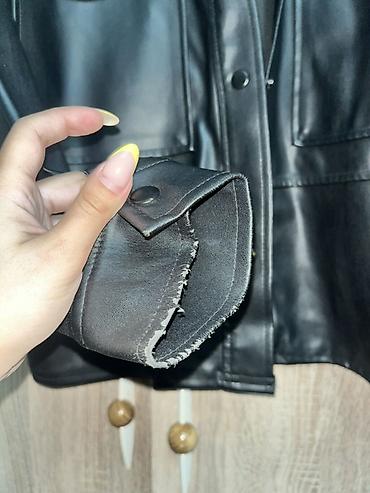 oversize jaket: Qara dəri effektli oversize köynək-jaket NewYorkerdən alınıb — 3