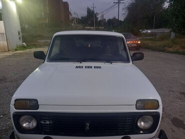 автомобиль нива: ВАЗ (ЛАДА) 4x4 Niva: 2011 г., 1.7 л, Механика, Бензин, Купе