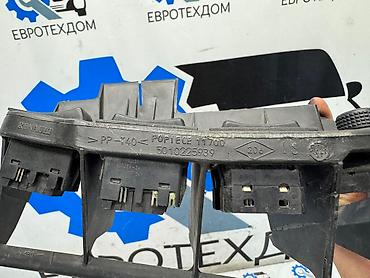 Панели, обшивки: Блок управления стеклоподъемниками лев. Renault Magnum Тягач DXI13 at lalafo.kg — 9 Панели, обшивки: Блок управления стеклоподъемниками лев. Renault Magnum Тягач DXI13 — 9