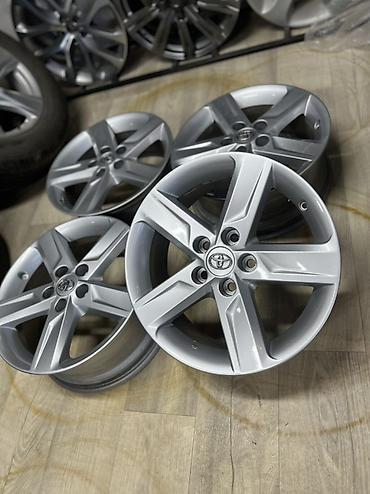 Литые Диски R 17 Toyota, Комплект, отверстий - 5, Б/у