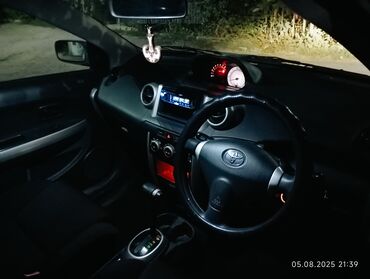 Toyota: Toyota ist: 2003 г., 1.3 л, Автомат, Бензин, Хэтчбэк — 2