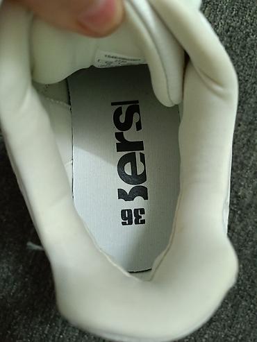 Patike: Beli ženske patike,debeli đon . original " bershka" — 3