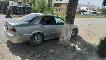 купить диски r16 4x114.3: Серебристый седан Honda Accord с четырьмя дверями и спортивным