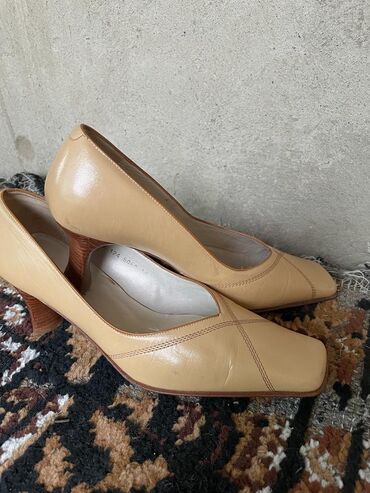 массы обувь: Туфли Balenciaga, 39, цвет - Бежевый