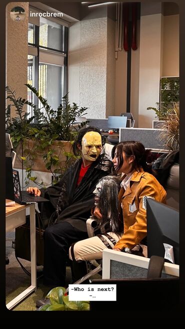 прокат карнавальных костюмов для детей: Маска и черная накидка с капюшоном