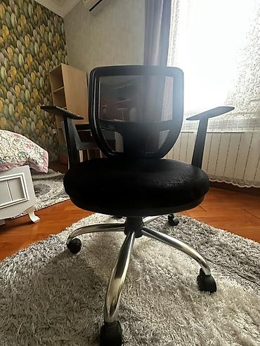 Ofis mebeli: Ofis/kompüter kreslosu – ergonomik dizayn - Rəng: qara - Nəfəsalan — 1