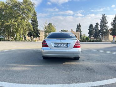Mercedes-Benz: Mercedes-Benz E 220: 2.2 l | 2003 il Sedan — 10