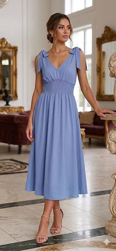 vaneli bor: Elegantna midi haljina sa mašnama na ramenima - Model: midi dužina — 5